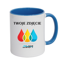 Kubek z jasnoniebieskim wnętrzem i uchem