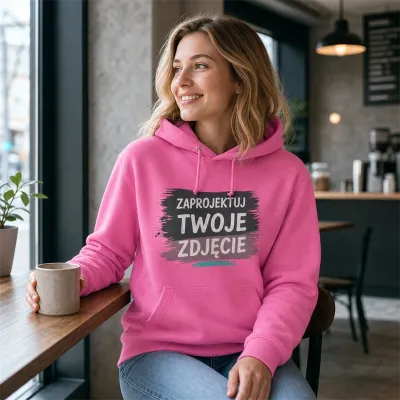 Bluza z Kapturem College Hoodie  - Nadruk -  kolor Candyfloss Pink