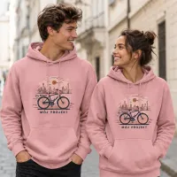 Bluza z Kapturem College Hoodie - Nadruk - kolor Dusty Pink Bluza z Kapturem College Hoodie - Nadruk - kolor Dusty Pink