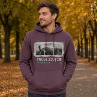 Bluza z Kapturem College Hoodie - Nadruk - kolor Wild Mulberry Bluza z Kapturem College Hoodie - Nadruk - kolor Wild Mulberry